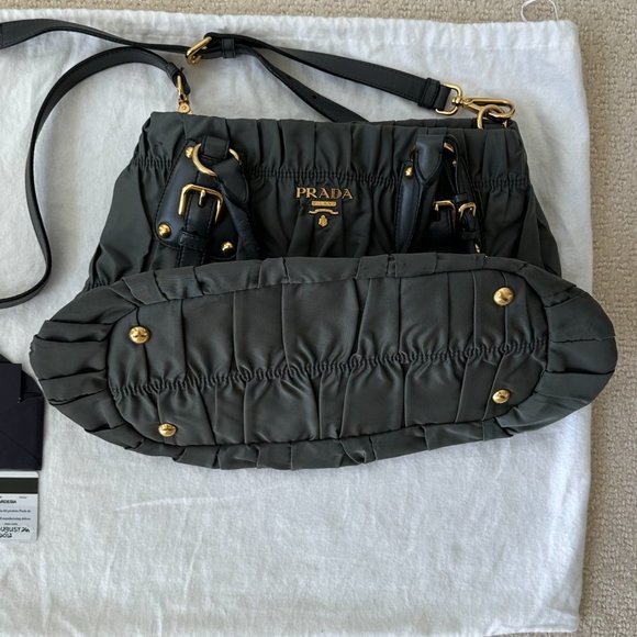 Prada - Grey Tessuto Gaufre Nylon - Crossbody Bag - Picture 6 of 16